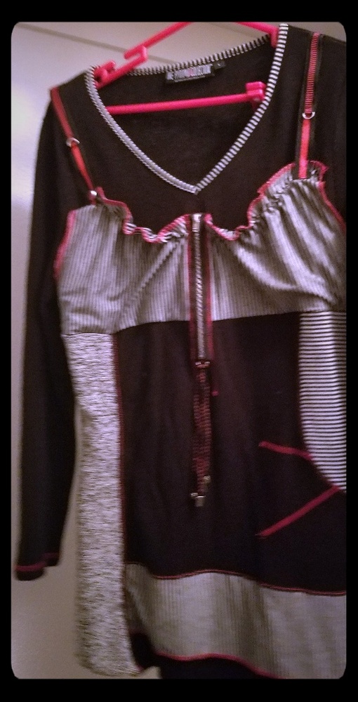 Tunic, sz Large, pyramid collection blk, red, wt